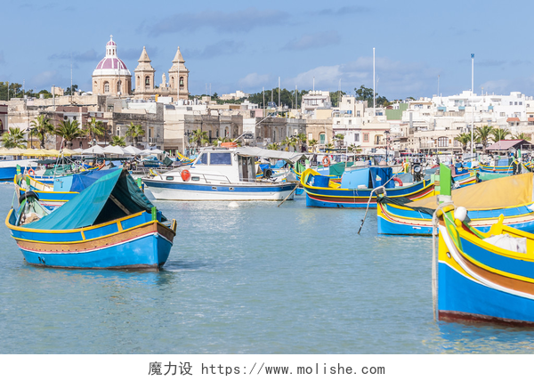 风景优美的渔村马尔萨什洛克，在马耳他的渔村之港.